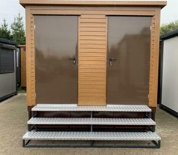 Conteneur sanitaire double avec réservoir