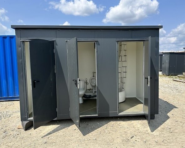 Conteneur Sanitaire 3 Cabines : WC, Urinoir + Chaudière, Douche